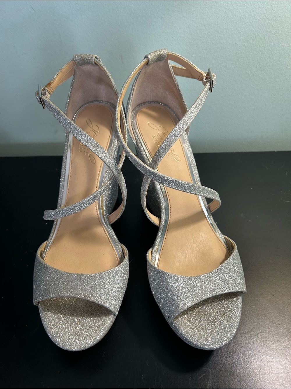 Jewel Badgley Mischka Silver Glitter Crisscross Wedge Heel Sandals